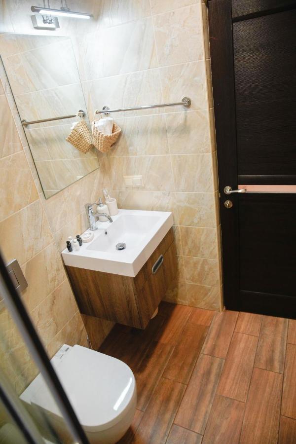 City Center Appartment At Buzand St. Erevan Esterno foto