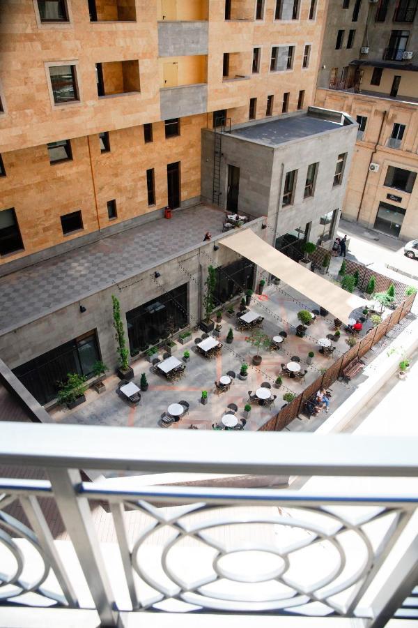 City Center Appartment At Buzand St. Erevan Esterno foto