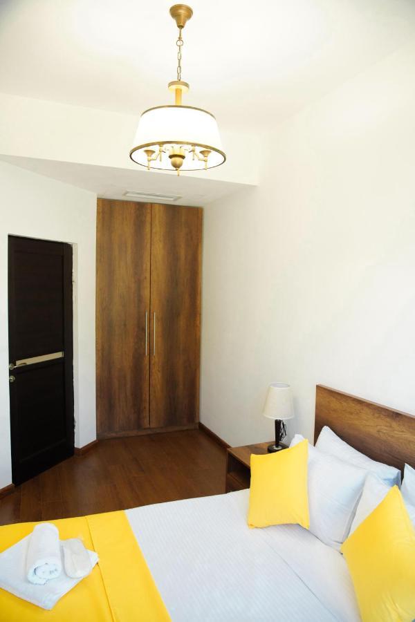 City Center Appartment At Buzand St. Erevan Esterno foto