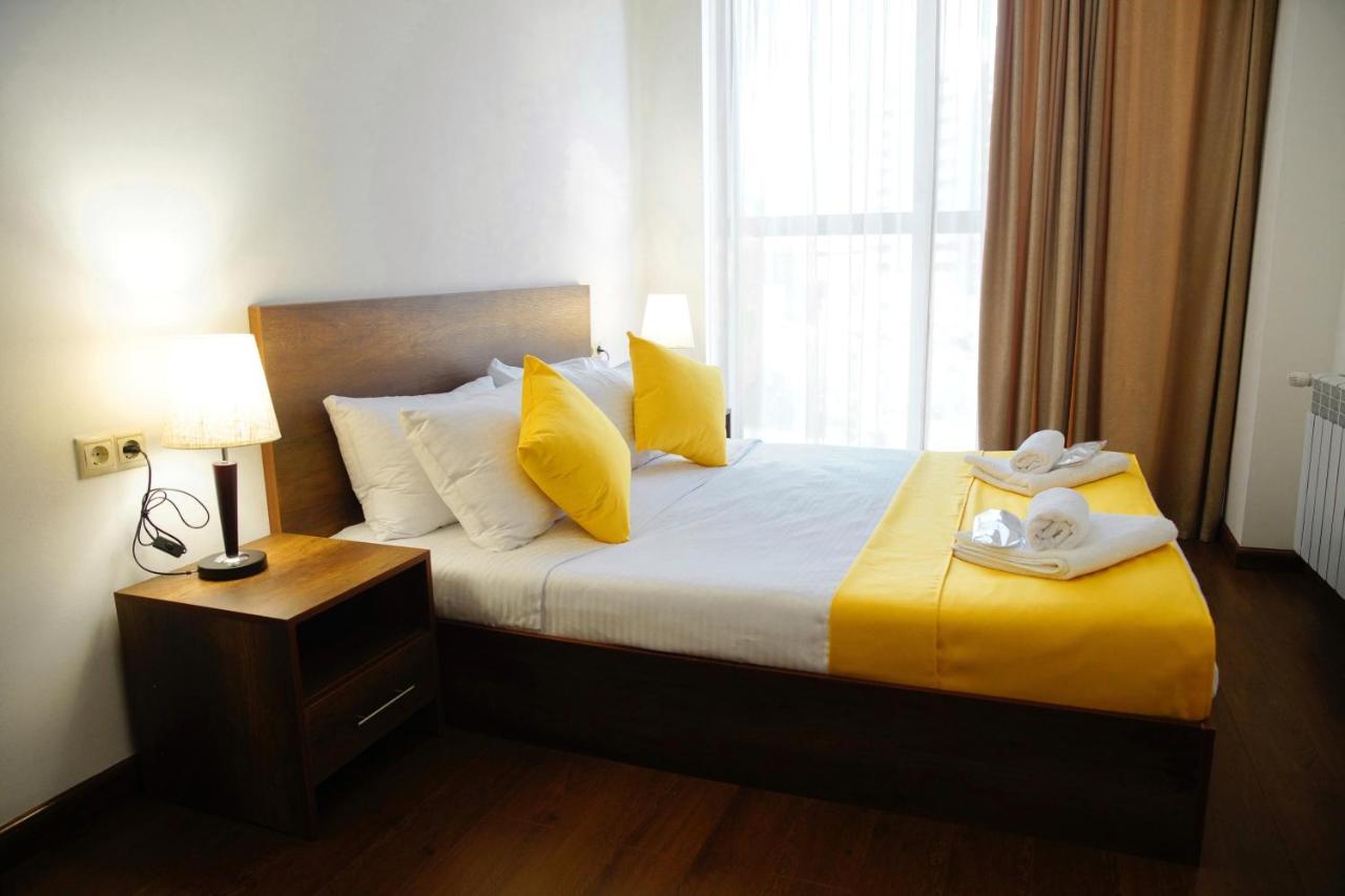 City Center Appartment At Buzand St. Erevan Esterno foto